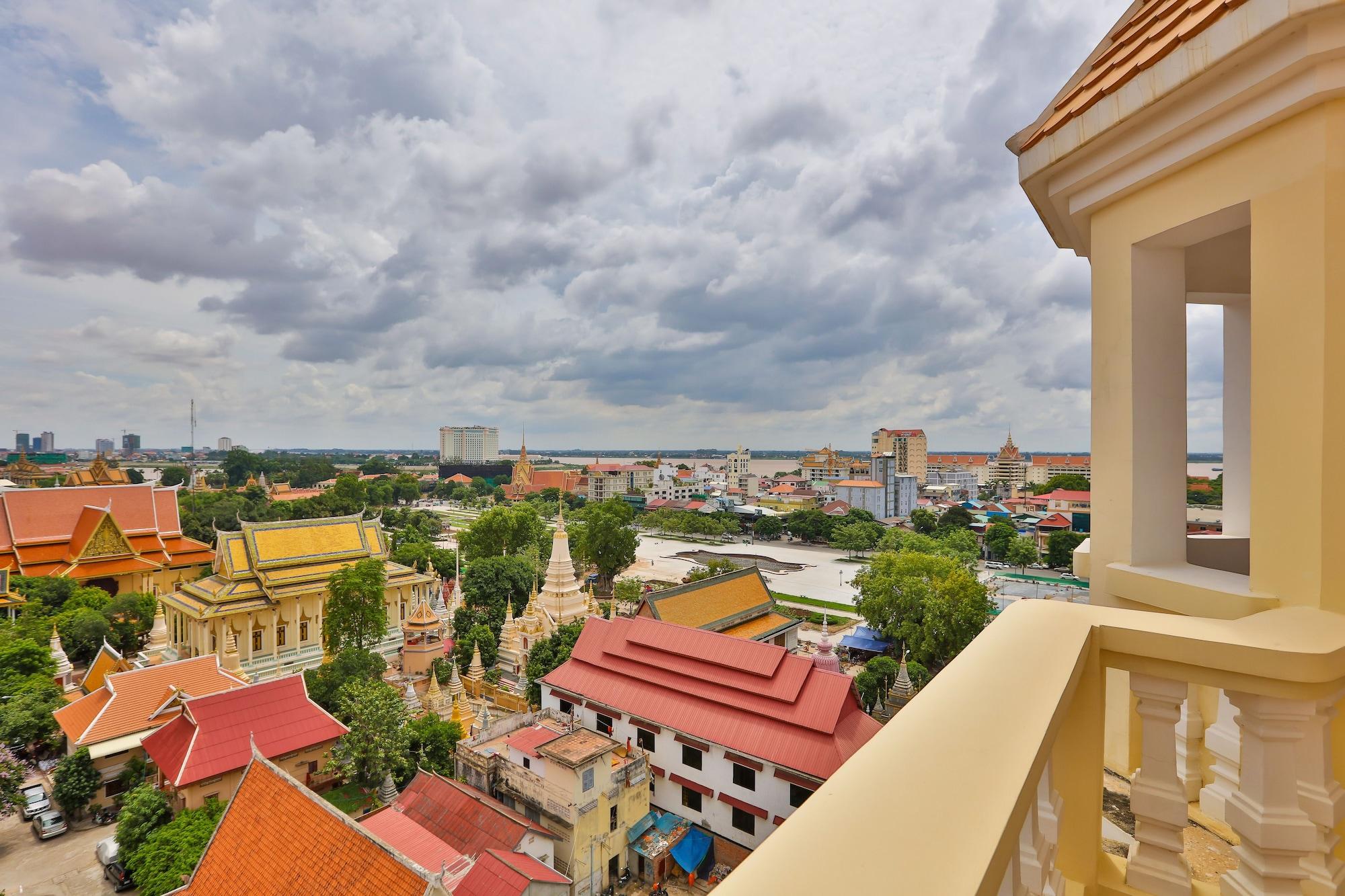 Palace Gate Hotel & Residence By Ehm Пномпень Экстерьер фото